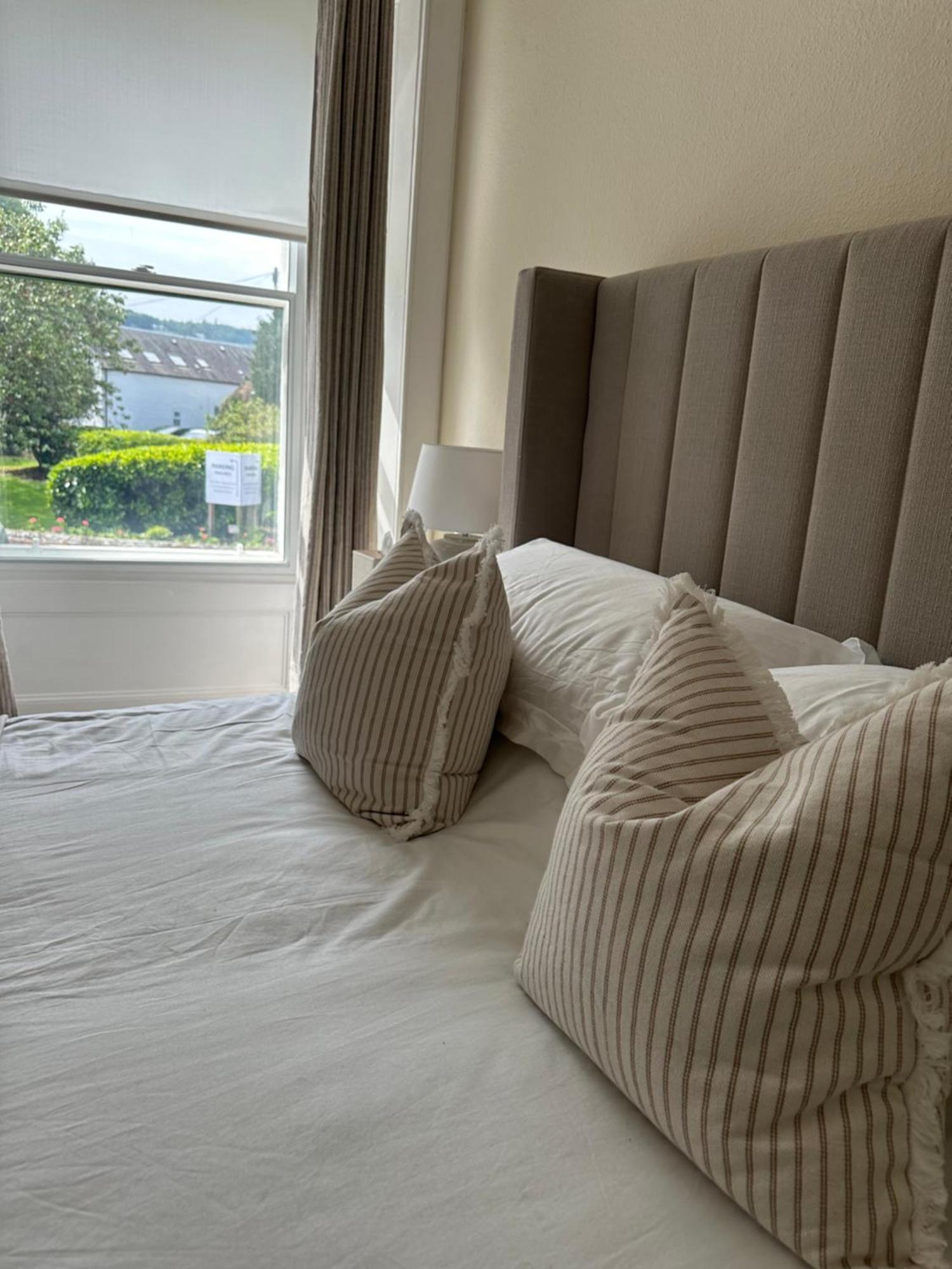 Luxury High Street Apartment Мофат Экстерьер фото