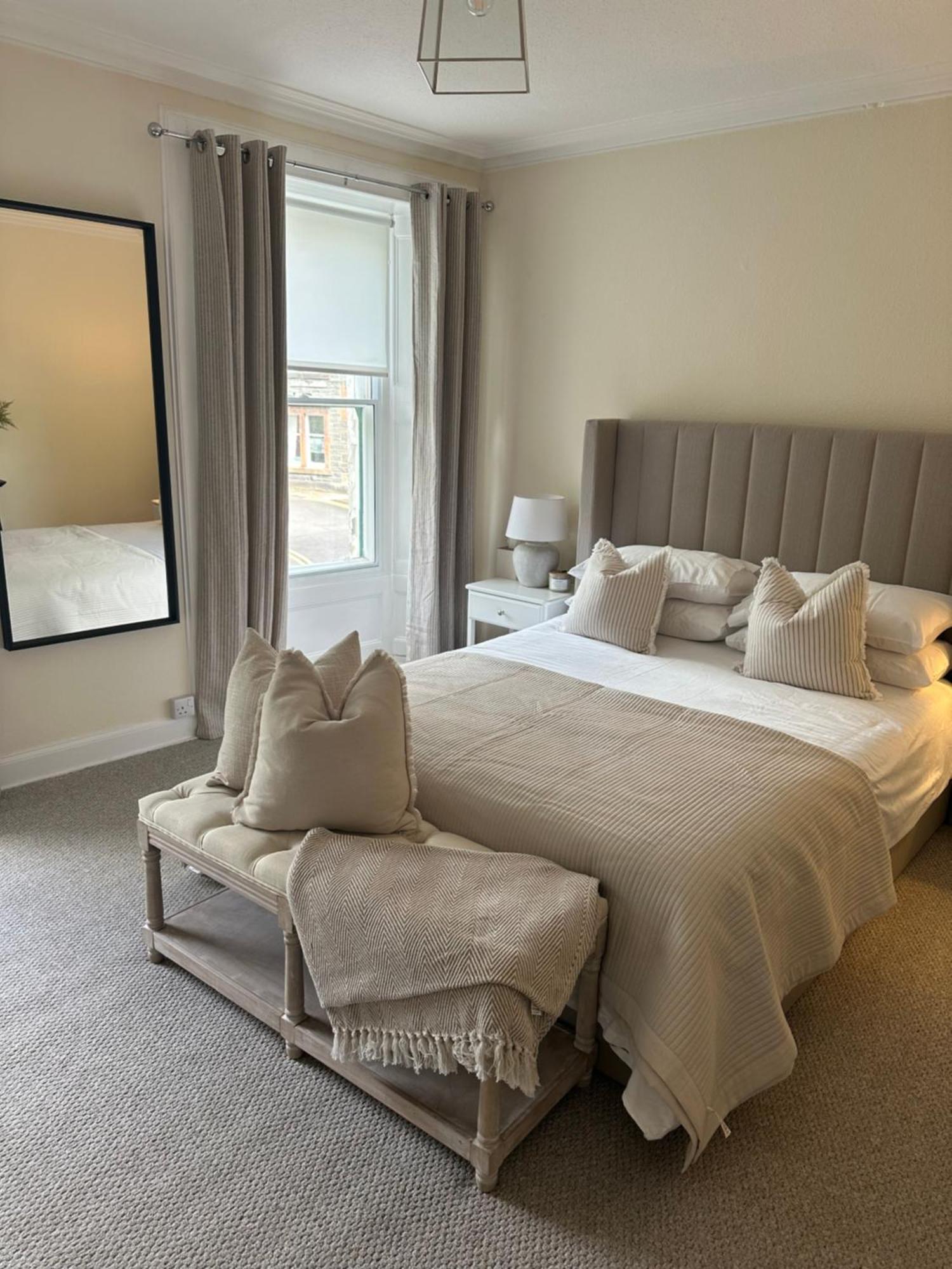 Luxury High Street Apartment Мофат Экстерьер фото