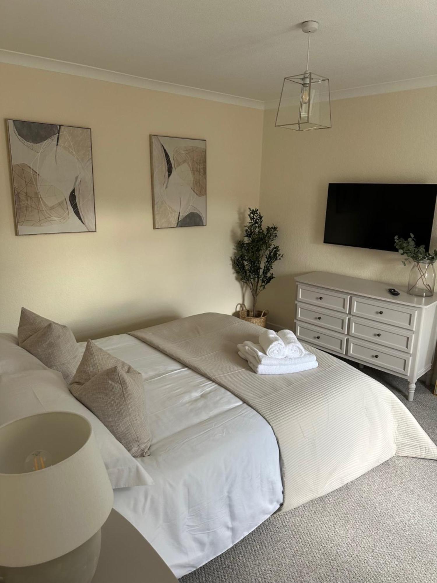 Luxury High Street Apartment Мофат Экстерьер фото