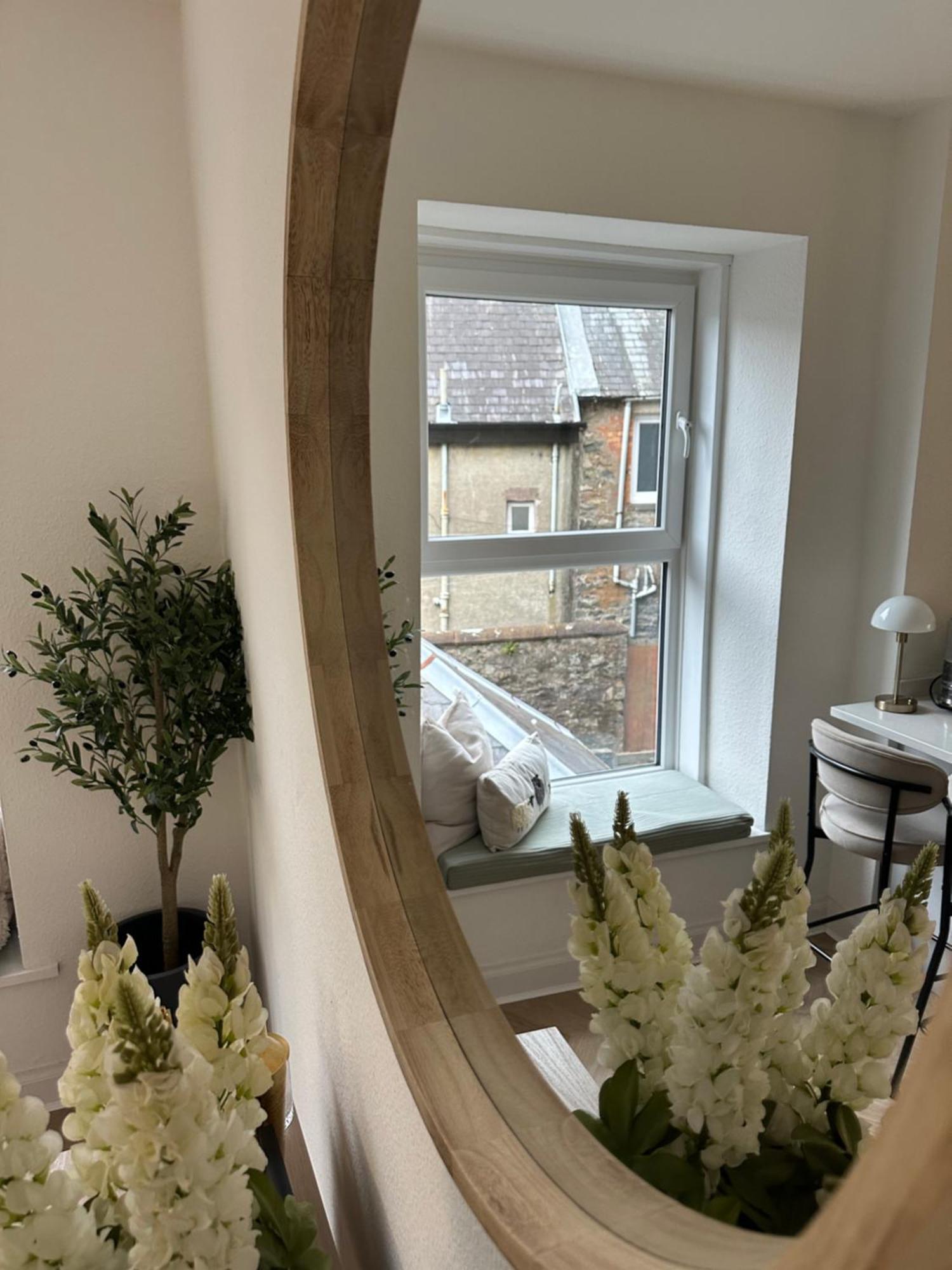 Luxury High Street Apartment Мофат Экстерьер фото